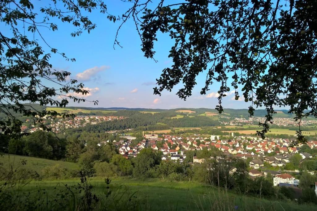 Fachwerkhaus Mitten In Der Altstadt - Ferien In Rotenburg ローテンブルク・アン・デア・フルダ エクステリア 写真